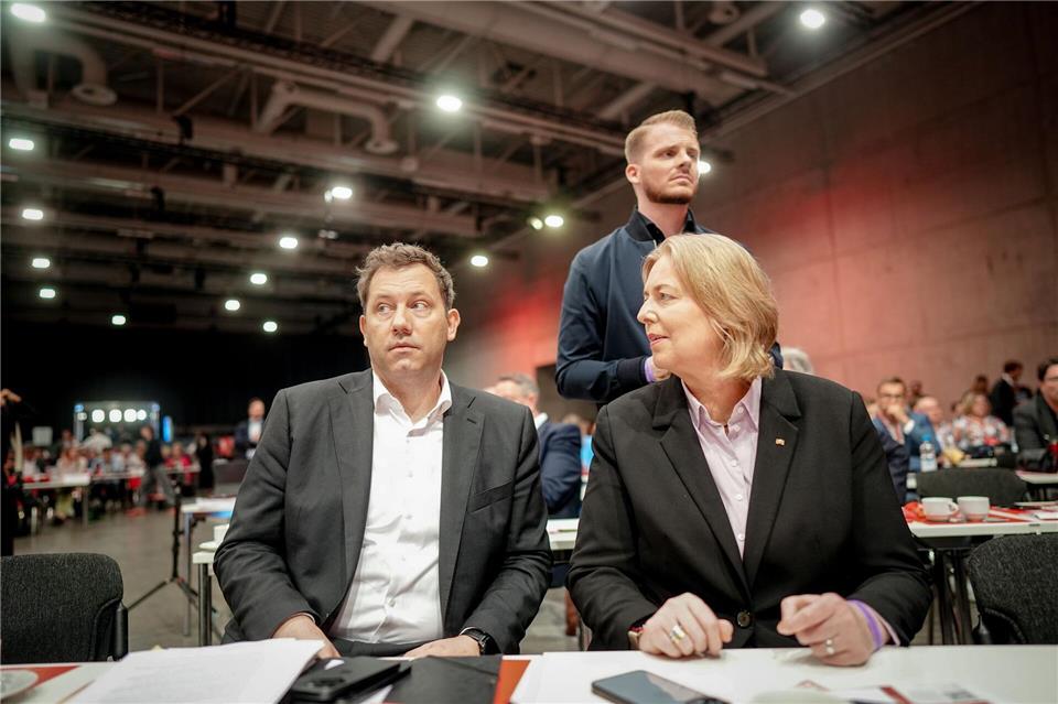 Der Parteitag hinterlässt die neue SPD-Spitze nachdenklich. Kay Nietfeld/dpa