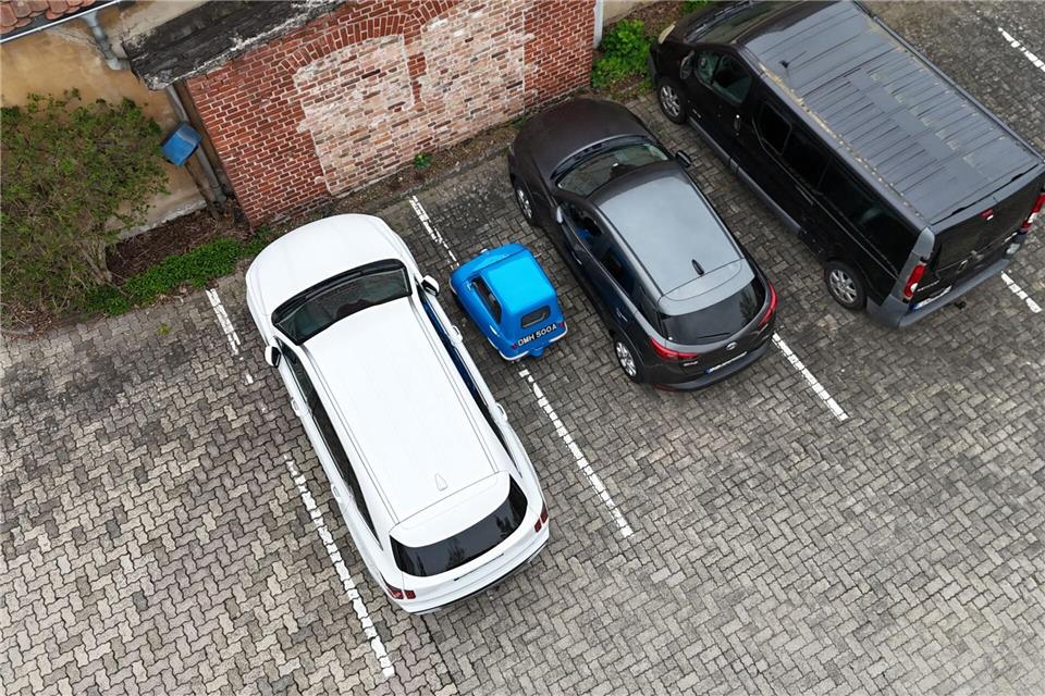 Der Peel passt auch zwischen zwei Parklücken. Benjamin Müller/dpa