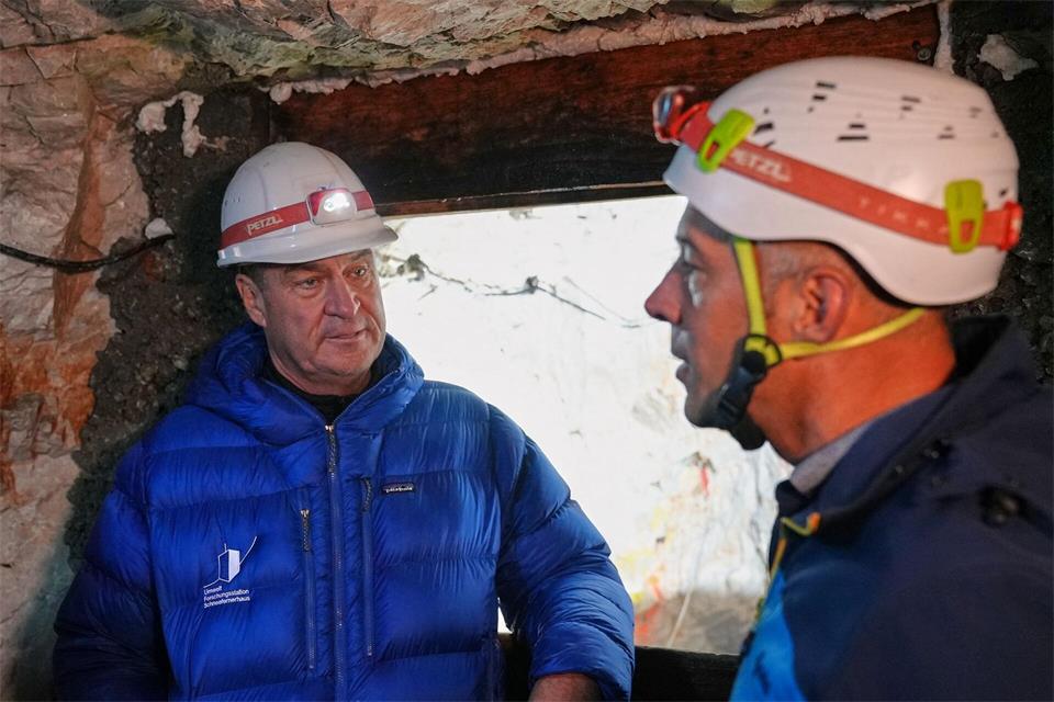 Der Permafrost taut - das zeigt eine Messstation im Kammstollen auf der Zugspitze.Ehsan Monajati/dpa