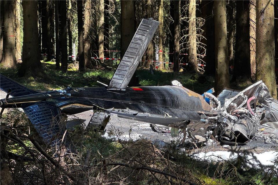 Der Pilot des abgestürzten Hubschrauber starb noch an der Unfallstelle. Stephan Fricke/News5/dpa