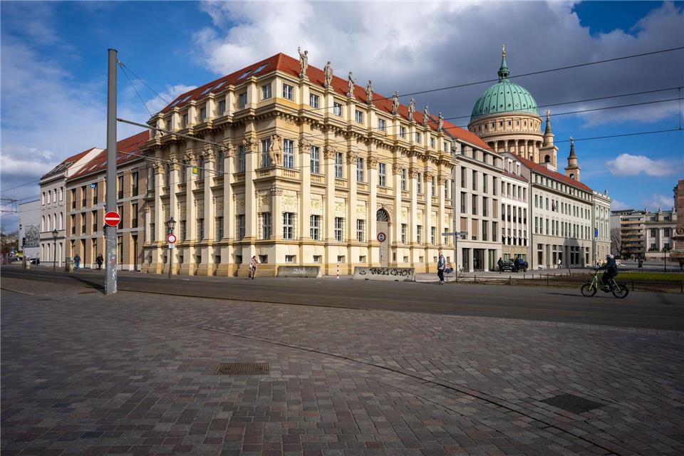 Der Plögersche Gasthof ist Teil der Wiedergewinnung der historischen Stadtmitte in Potsdam. (Archivbild) Soeren Stache/dpa