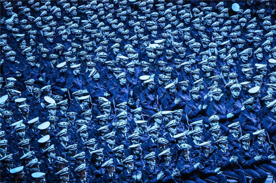 „Der Polizeiberuf ist nicht irgendein Nine-to-five-Job, sondern ein demokratischer Auftrag“, sagte Innenminister Herbert Reul (CDU).Oliver Berg/dpa