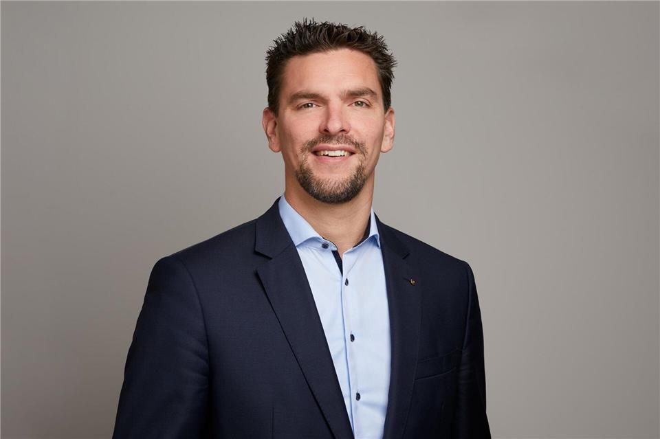 Der Präsident der Bergischen Industrie- und Handelskammer (IHK), Henner Pasch, mahnt rasche Reformen der Politik an. Leon Sinowenka/Bergische IHK/dpa