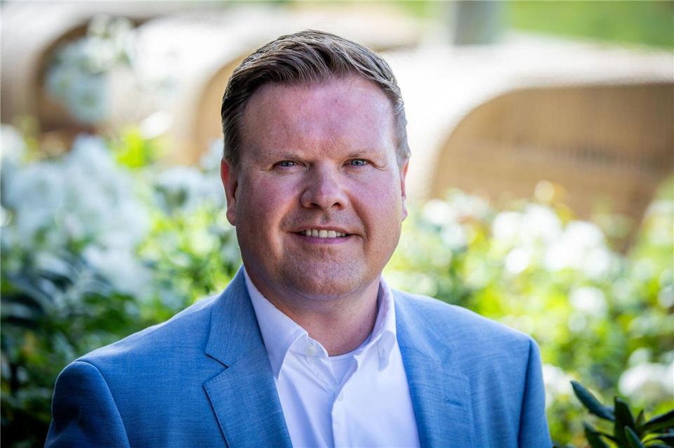 Der Präsident der Vereinigung der Unternehmensverbände (VUMV), Lars Schwarz, kritisiert das Vorgehen der Gewerkschaft Verdi gegen die Regeln zur Sonntagsöffnung in Urlaubsorten von MV. (Archivbild)Jens Büttner/dpa