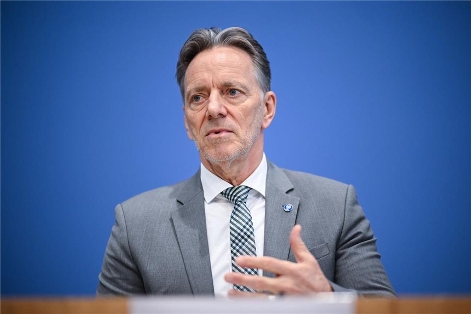 Der Präsident des Bundeskriminalamts, Holger Münch, appelliert an die Innenministerkonferenz, sich mit Blick auf die Landtagswahlen im kommenden Jahr mit der Frage zu beschäftigen, wer Zugang zu welchen Daten der Sicherheitsbehörden hat. (Archivbild)Britta Pedersen/dpa