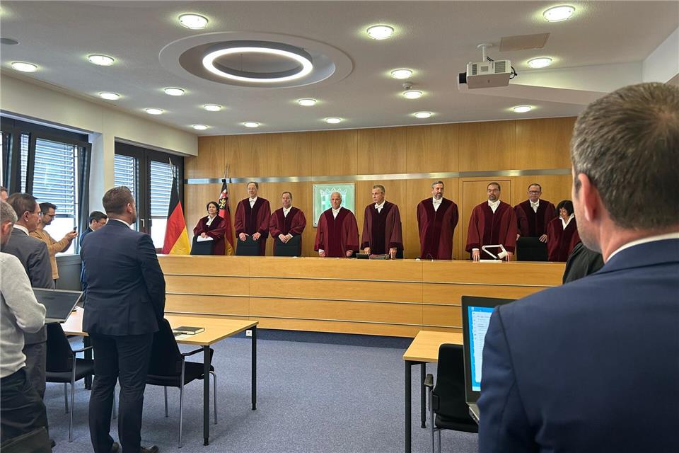 Der Präsident des Verfassungsgerichtshofs, Lars Brocker, begründete das Urteil mit dem Schutz der freiheitlichen demokratischen Grundordnung.Mona Wenisch/dpa