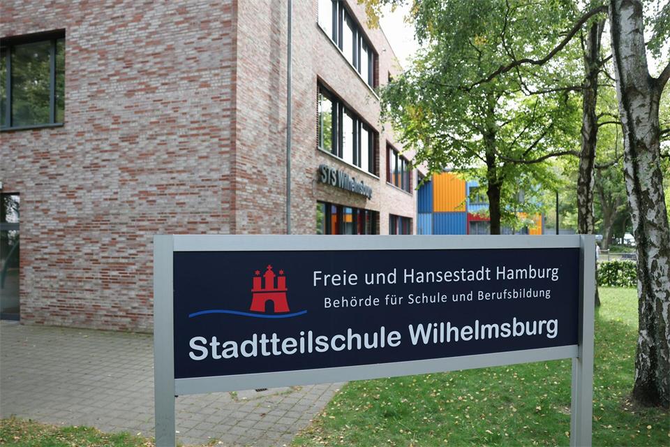 Der Preis der Jury für gesellschaftlichen Zusammenhalt ist mit 30.000 Euro dotiert. Christian Charisius/dpa