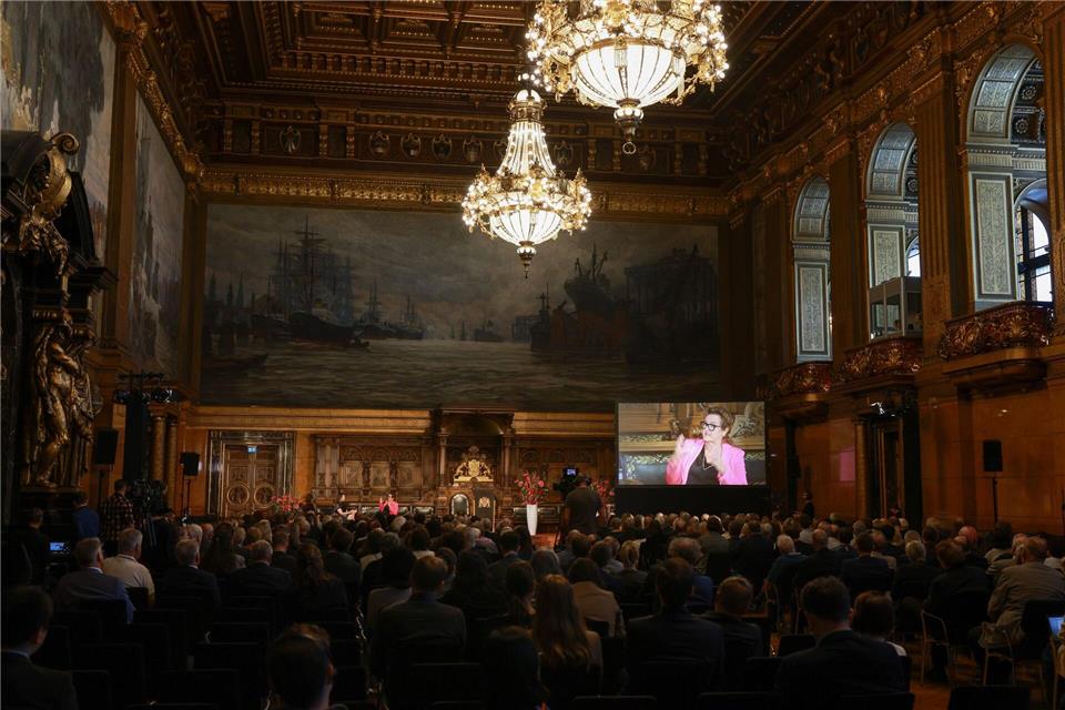 Der Preis wurde im Hamburger Rathaus verliehen.Christian Charisius/dpa