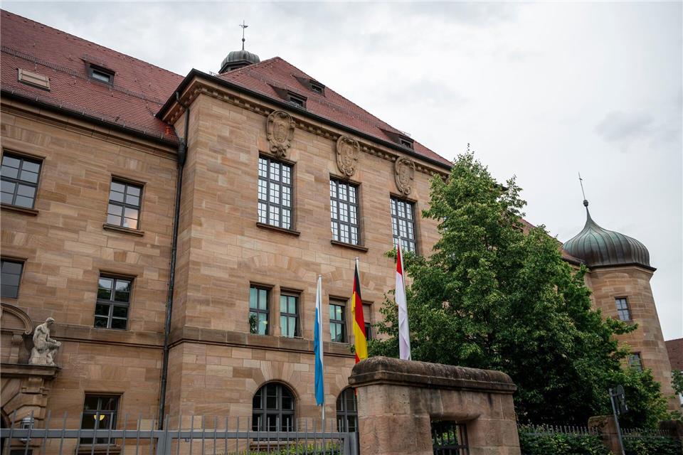 Der Prozess gegen Demonstranten, die auf den Hof des bayerischen Bauernpräsidenten eingedrungen sein sollen, ist in Nürnberg gestartet. Daniel Vogl/dpa