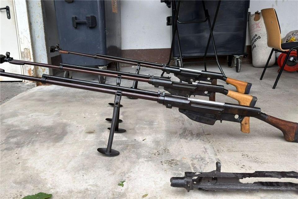 Der Prozess um das Remscheider Waffenarsenal startet im Juli. (Archivbild)Polizei Wuppertal/dpa