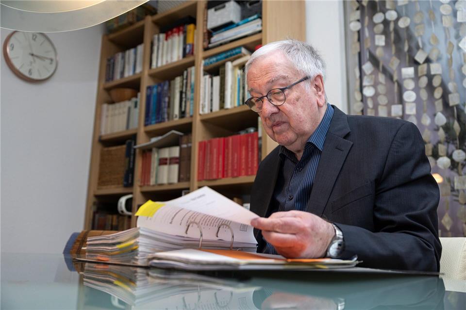 Der Psychologe und Kriminologe Rudolf Egg hat mehr als 1.000 Anzeigen aus der Kölner Silvesternacht ausgewertet. (Archivbild) Hannes P. Albert/dpa