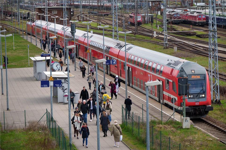 Der RE4 in Brandenburg fährt nach Bahnangaben wieder regulär. (Archivbild)Soeren Stache/dpa