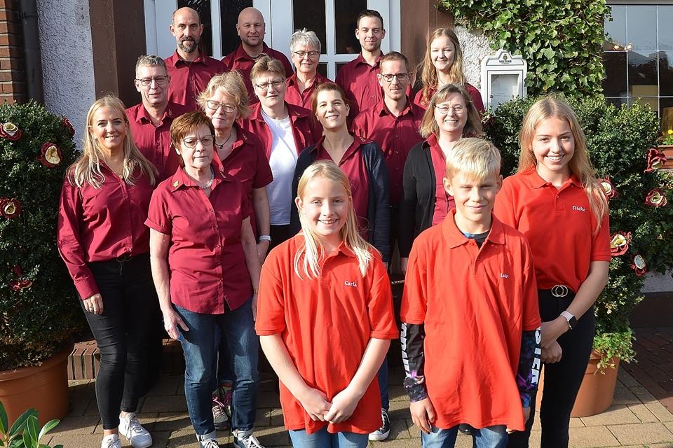 Der RRZ-Vorstand und das Kinderprinzenpaar Luis I. und Carla I. mit Hofdame Rieke hoffen, dass sich viele an der Aktion beteiligen.