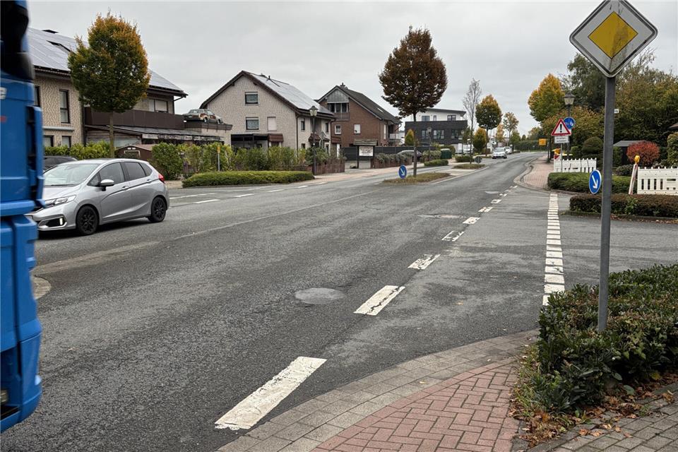 Der Radweg entlang der Dorstener Straße soll im Bereich des Südrings und Ostrings bei der Sanierung der Strecke mit roter Farbe markiert werden.