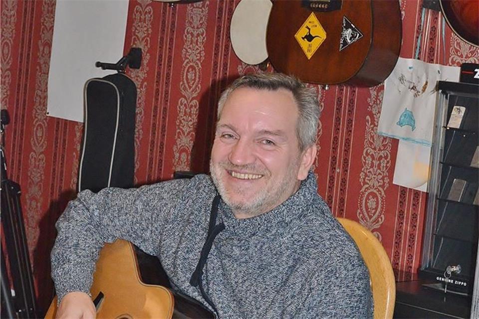 Der Raesfelder Liedermacher Heico Nickelmann.