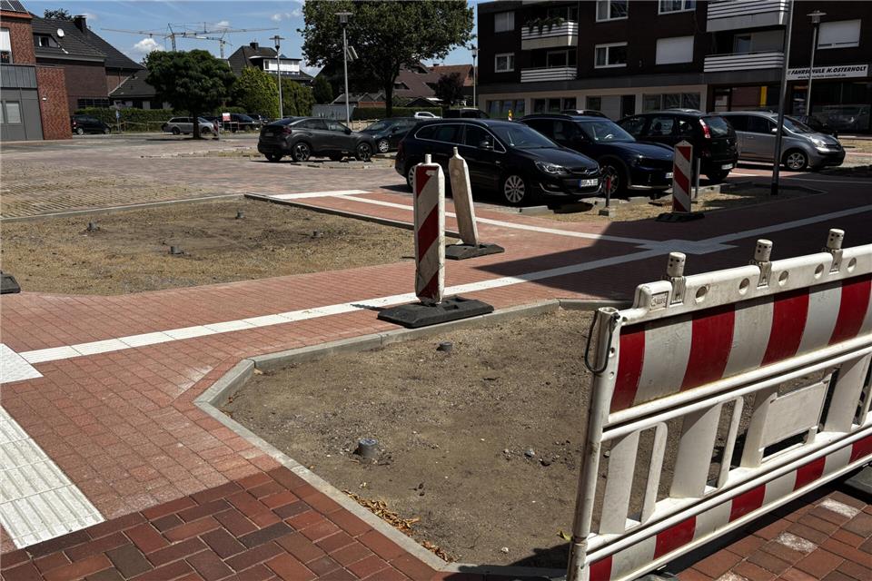 Der Rathausplatz Nord ist freigegeben. Es fehlt noch die Bepflanzung, die im Herbst erfolgen soll.