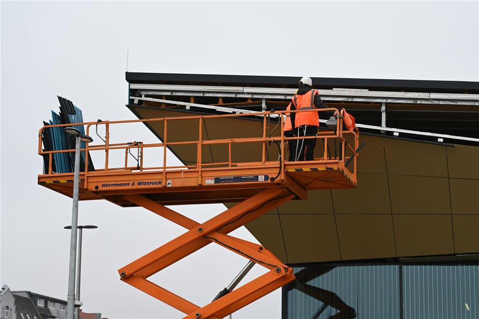 Der Reiseverkehr am Bahnhof Bitterfeld soll durch die Maßnahmen nicht beeinträchtigt werden.David Hammersen/dpa