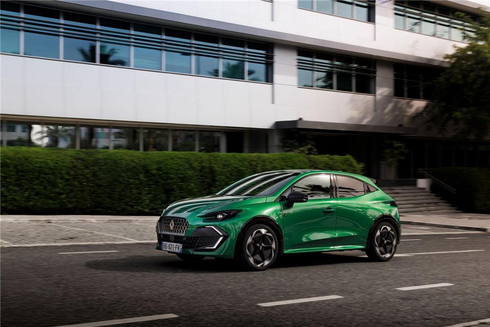 Der Renault Clio 6 rollt zu Beginn des neuen Jahres auch als Full-Hybrid auf die Straße.Clément Choulot/Renault/dpa-tmn