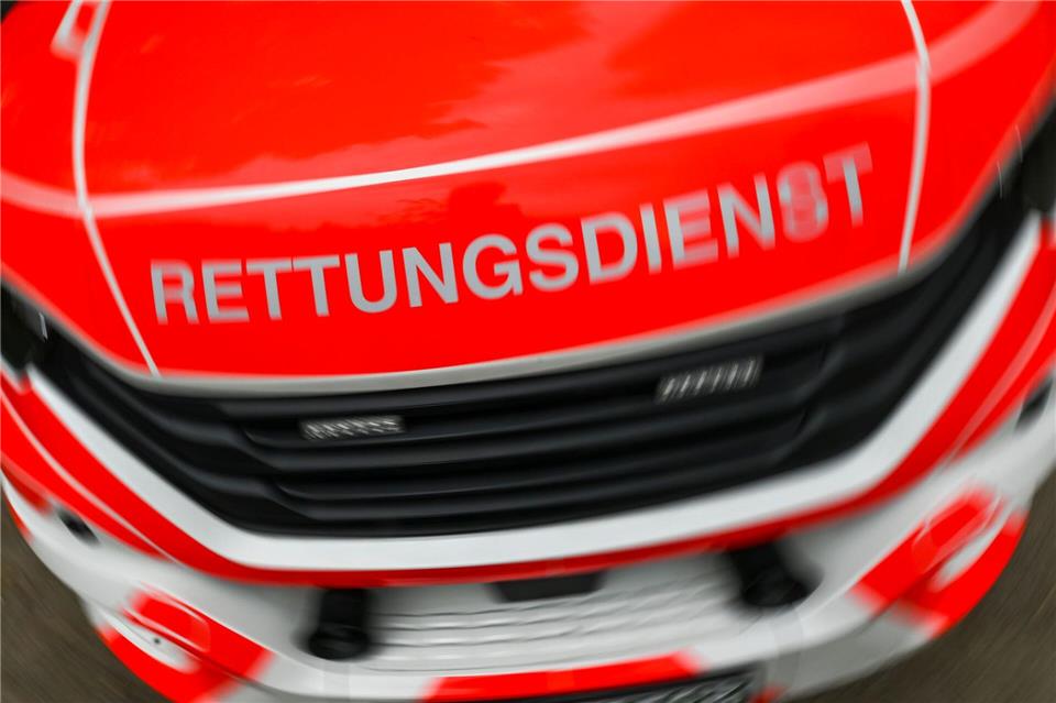 Der Rettungsdienst in Berlin soll sich auf seine Kernaufgaben beschränken - den Einsatz bei Notfällen. (Archivfoto)Jens Kalaene/dpa