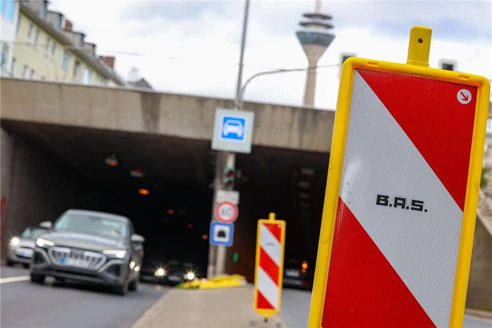 Der Rheinufertunnel ist für vier Wochen dicht.Christoph Reichwein/dpa