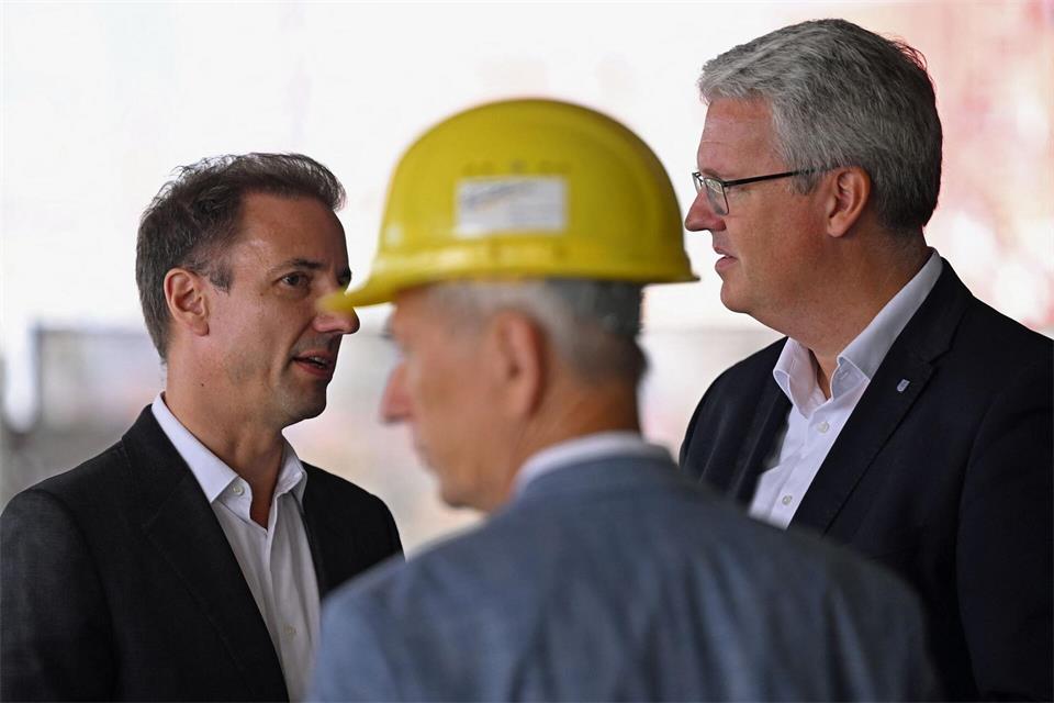 Der Rohbau für Opel-Zentrale steht.Jennifer Brückner/dpa