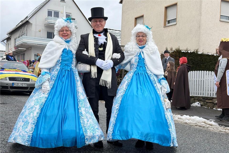 Der Rosenmontagszug in Kiedrich ist einer der größten im Rheingau.Jens Albes/dpa