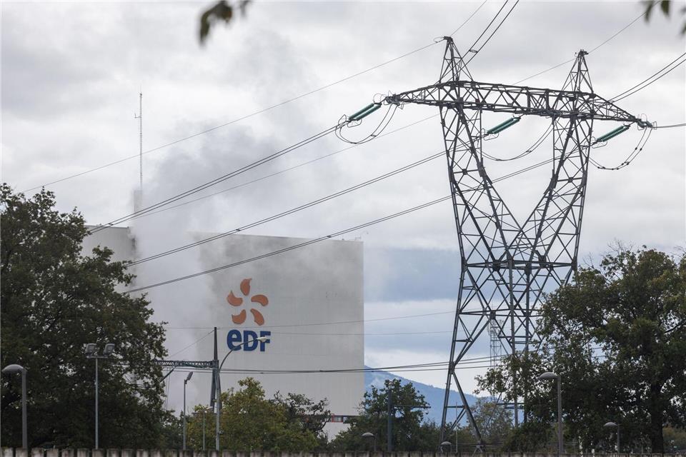 Der Rückbau des stillgelegten französischen Atomkraftwerks Fessenheim nahe der deutschen Grenze soll demnächst beginnen (Archivbild).Philipp von Ditfurth/dpa