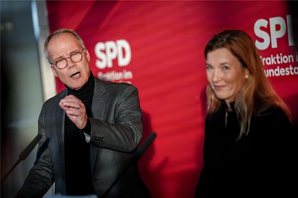 Der SPD-Fraktionsvorsitzende Matthias Miersch lobt die diplomatischen Fortschritte in den Ukraine-Gesprächen. Kay Nietfeld/dpa