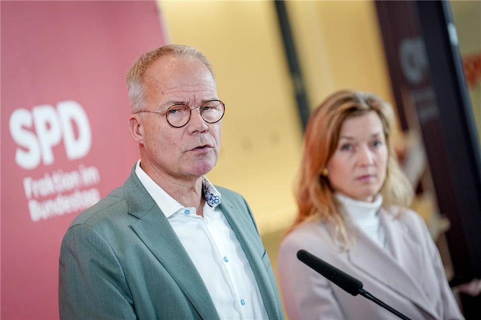 Der SPD-Fraktionsvorsitzende Matthias Miersch unterstützt ein härteres Vorgehen gegen Sozialleistungsmissbrauch.Kay Nietfeld/dpa
