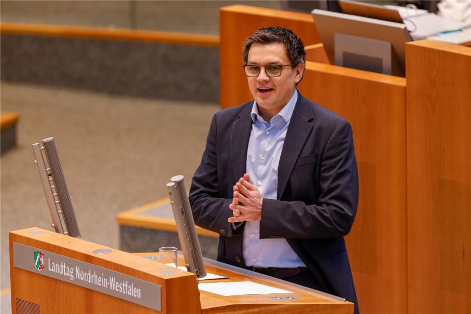 Der SPD-Politiker Alexander Vogt kritisiert die Verkehrspolitik der schwarz-grünen Landesregierung. Thomas Banneyer/dpa