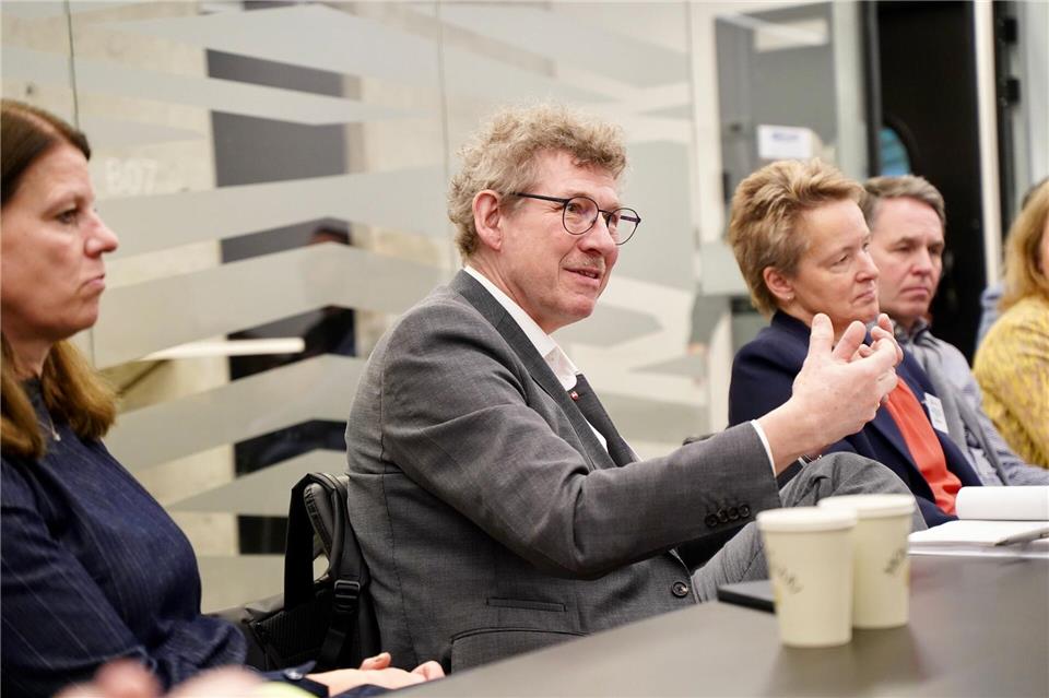 Der SPD-Politiker Doods war mit dem niedersächsischen Antisemitismusbeauftragten Wegner sowie rund einem Dutzend Vertretern aus Wirtschaft und Wissenschaft unterwegs. (Handout)-/Staatskanzlei Niedersachsen/dpa