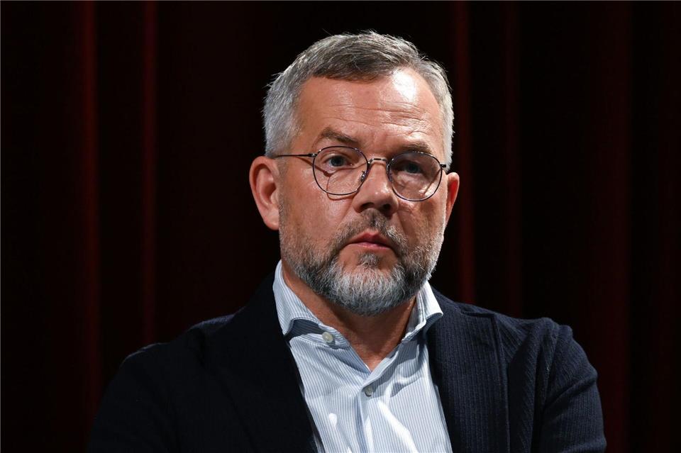 Der SPD-Politiker Roth hat die Brandenburger SPD scharf für deren Sondierungspapier mit dem BSW kritisiert. (Archivbild)Hendrik Schmidt/dpa