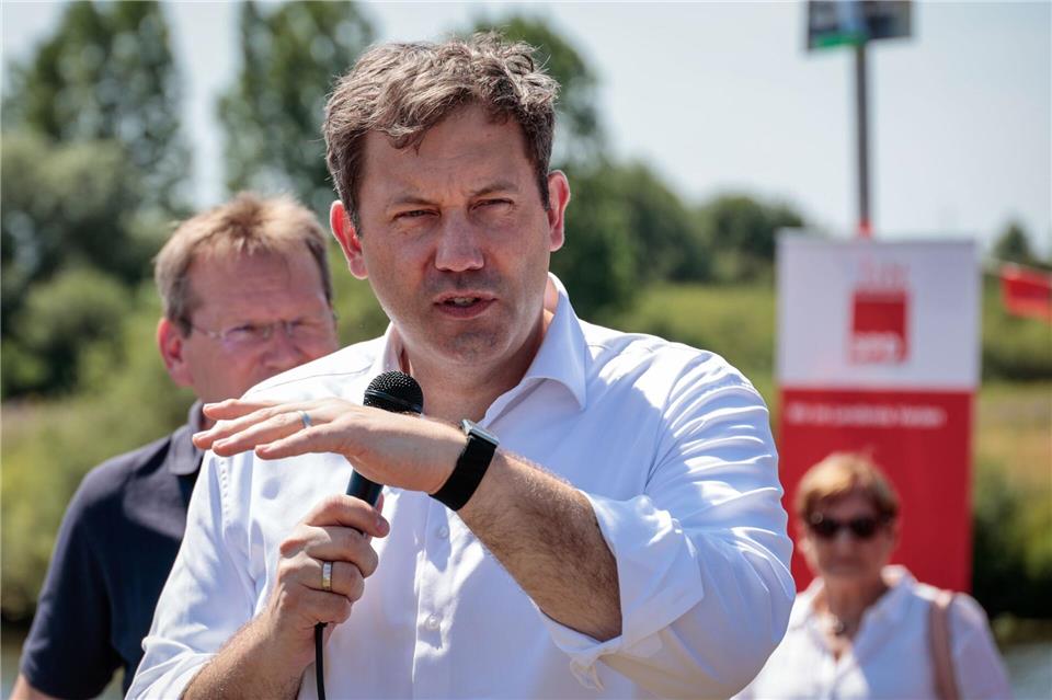 Der SPD-Vorsitzende Lars Klingbeil bei seinem Auftritt in Verden.Focke Strangmann/dpa
