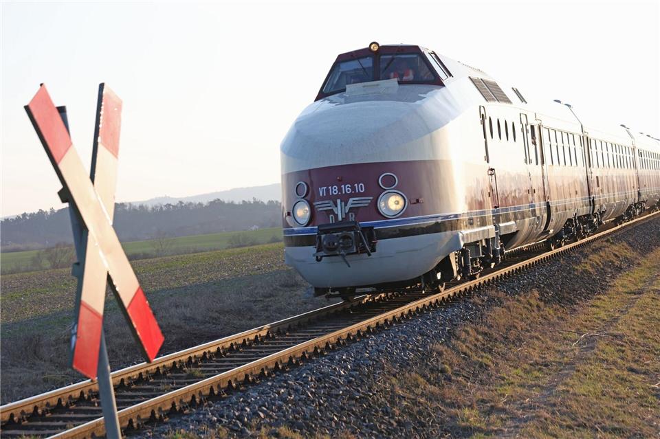 Der SVT Görlitz galt einst als Prestigezug der Deutschen Reichsbahn im internationalen Verkehr. (Archivbild) Matthias Bein/dpa