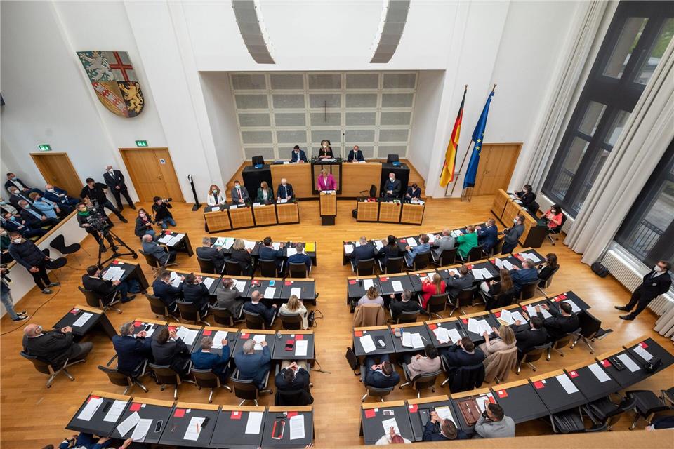 Der Saar-Landtag will drei Verfassungsänderungen. (Archivbild)Harald Tittel/dpa