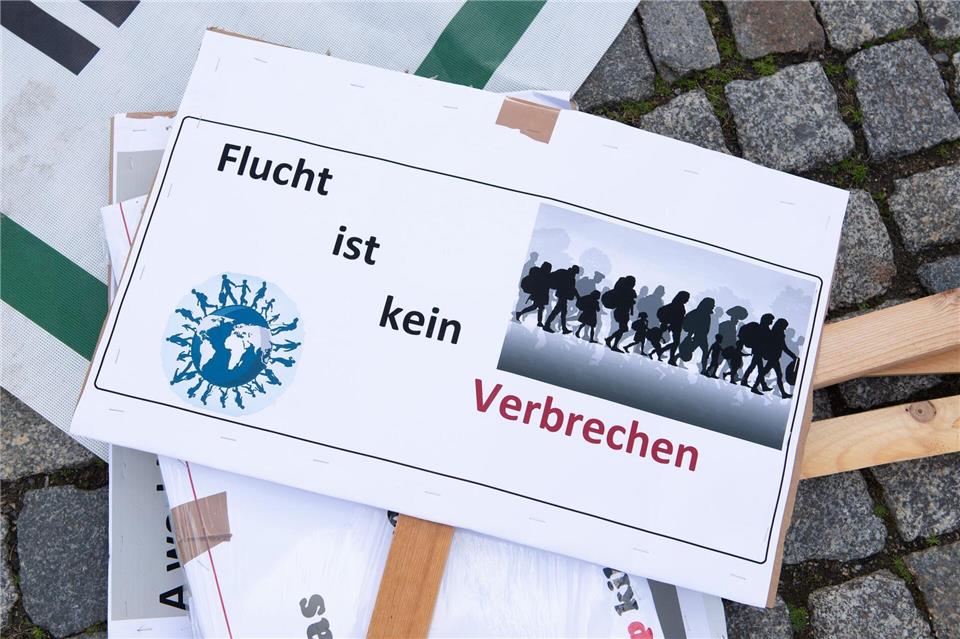 Der Sächsische Flüchtlingsrat hat eine Spendenkampagne gestartet, um die unabhängige Asylverfahrensberatung weiter finanzieren zu können (Archivbild). Sebastian Kahnert/dpa-Zentralbild/dpa