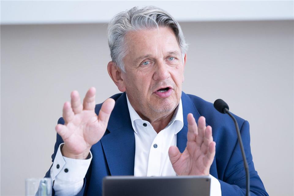 Der Sächsische Handwerkstag mit Präsident Uwe Nostiz sieht die Lage der Handwerksbetriebe im Freistaat sehr kritisch. (Archivbild)Sebastian Kahnert/dpa