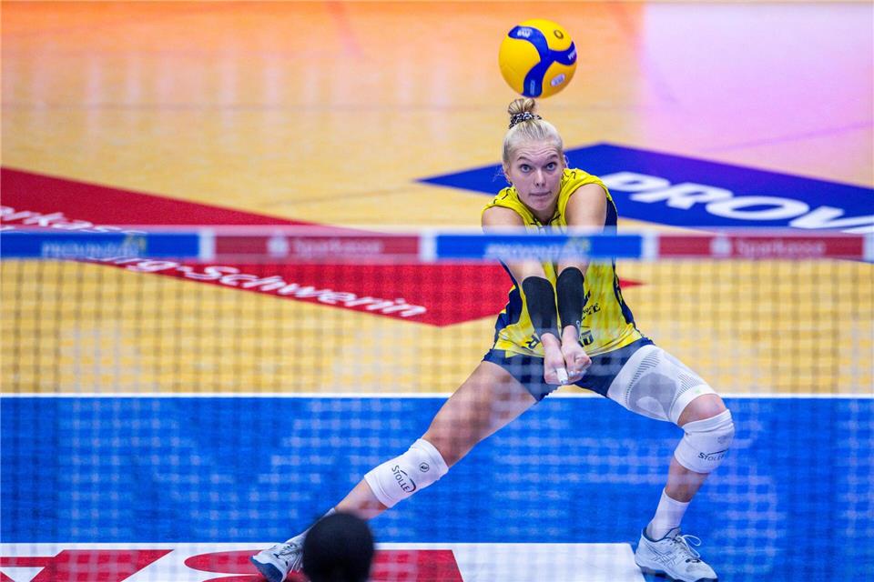 Der Sand ist für Linda Bock neues Terrain.Jens Büttner/dpa