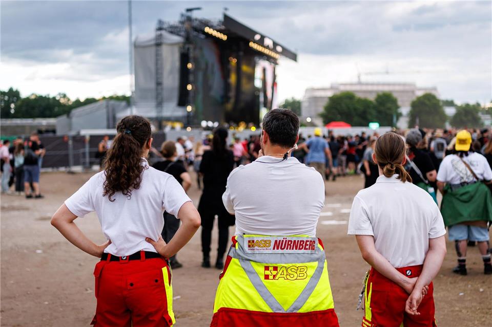 Der Sanitätsdienst hatte während des Festivals gut zu tun. Die Einsätze lagen im Vergleich zum Vorjahr aber etwas niedriger. Daniel Karmann/dpa