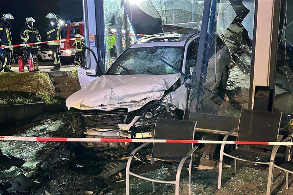 Der Schaden liegt laut Polizei bei rund 300.000 Euro.Polizeipräsidium Konstanz/dpa