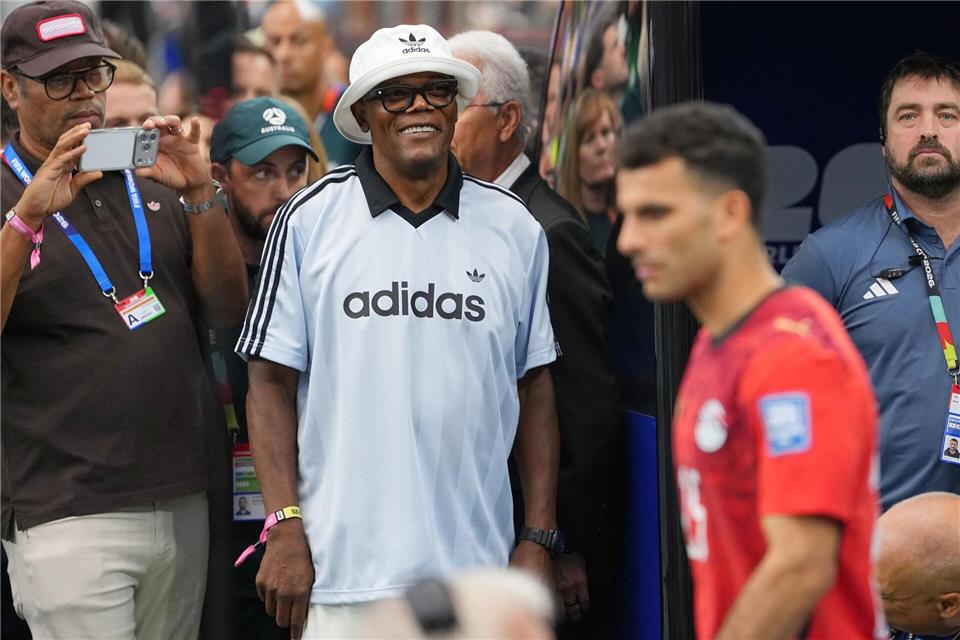 Der Schauspieler Samuel L. Jackson besucht das Spiel.Julio Cortez/AP/dpa