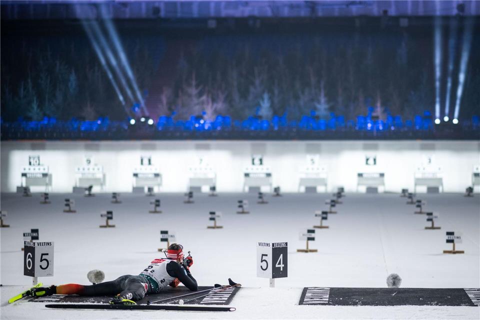 Der Schießstand ist Mitten in der Arena auf Schalke. (Archivbild) Fabian Strauch/dpa