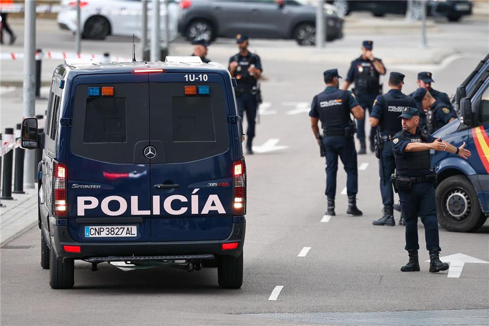 Der Schlag gelang der spanischen Nationalpolizei in Zusammenarbeit mit den Behörden der USA und der Niederlande. (Symbolbild)Jan Woitas/dpa