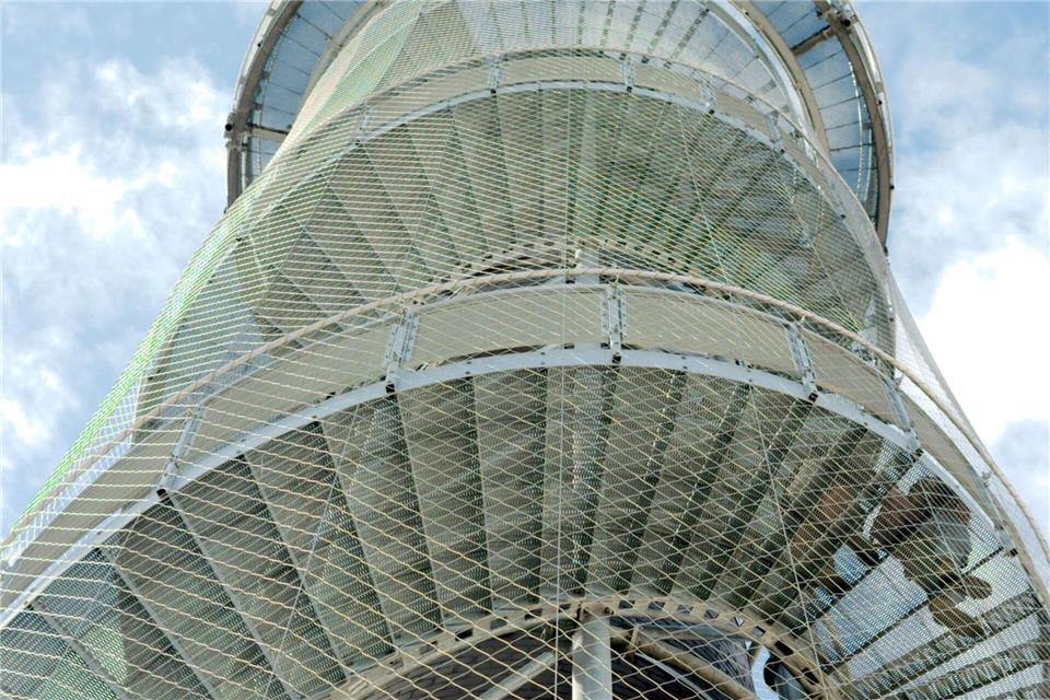 Der Schornstein in der Brauerei Bernard im tschechischen Humpolec dient gleichzeitig als Aussichtsturm.Michael Heitmann/dpa-tmn