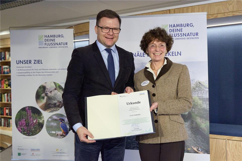 Der Schutz der Hamburger Gewässer als Lebensraum für Tier- und Pflanzenwelt soll neben Natur- und Artenschutz auch mehr Lebensqualität bringen.Georg Wendt/dpa