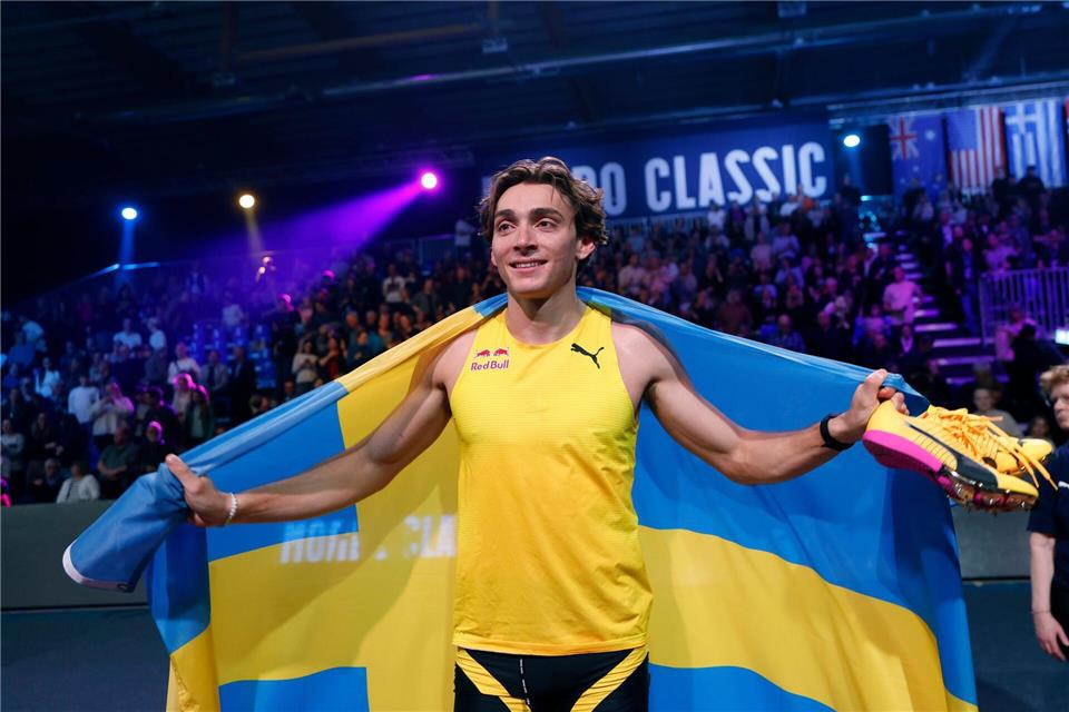 Der Schwede Armand Duplantis springt auch 2026 wieder in seiner eigenen Liga.Fredrik Persson/TT News Agency via AP/dpa