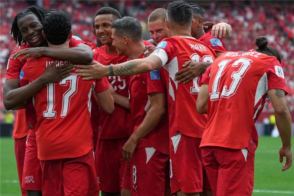 Der Schweizerische Fußballverband sieht sich vermehrt mit Hasskommentaren in den sozialen Medien gegen das Nationalteam während der Fußball-WM konfrontiert. (Archivbild)Abbie Parr/AP/dpa
