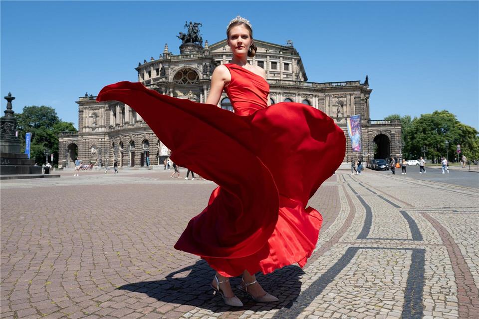 Der Semperopernball steht unter dem Motto „Film ab!“. (Archivbild)Sebastian Kahnert/dpa