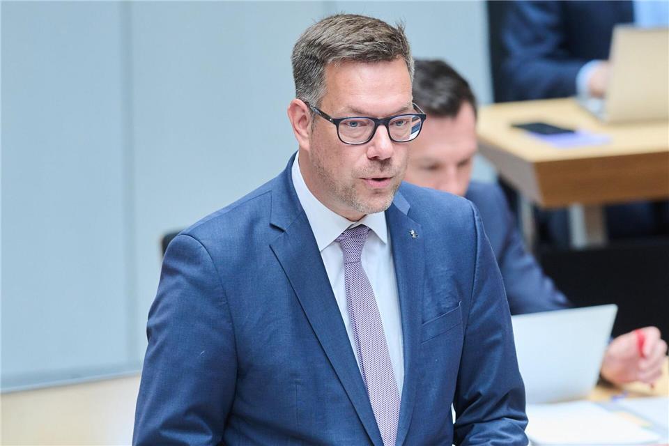 Der Senat hält das Phänomen junger und internetaffiner Rechtsextremisten nicht für vorübergehend.Annette Riedl/dpa