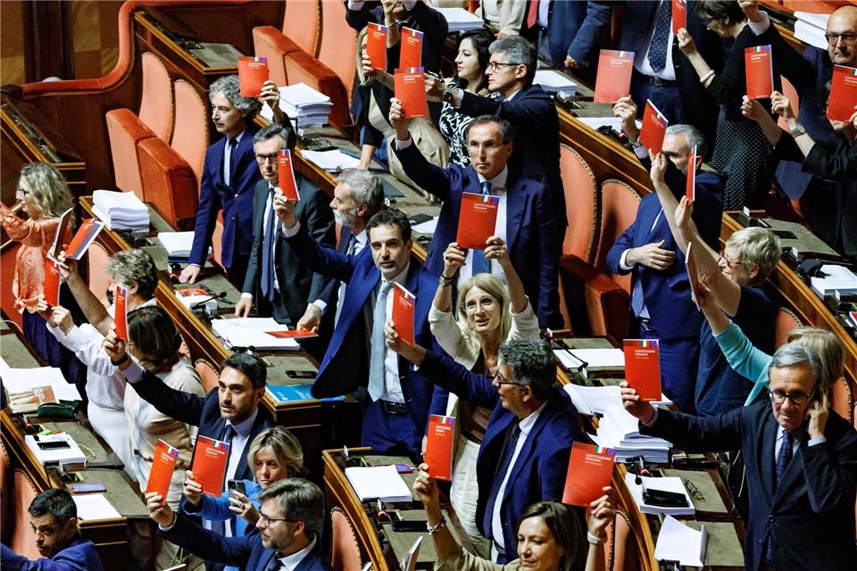 Italien stellt gefälschte KI-Videos unter Strafe Der Senat in Rom billigte das neue KI-Rahmengesetz mit großer Mehrheit. (Archivbild)Roberto Monaldo/LaPresse via ZUMA Press/dpa